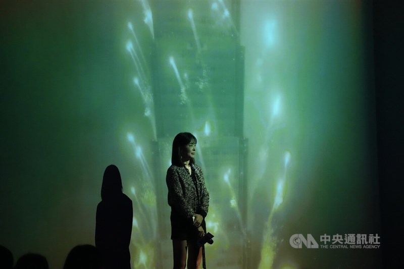 Ketua Taipei 101, Janet Chia, menghadiri acara pers yang menampilkan pratinjau acara Malam Tahun Baru 2026 di Taipei pada Rabu. (Sumber Foto : CNA, 3 Desember 2025)