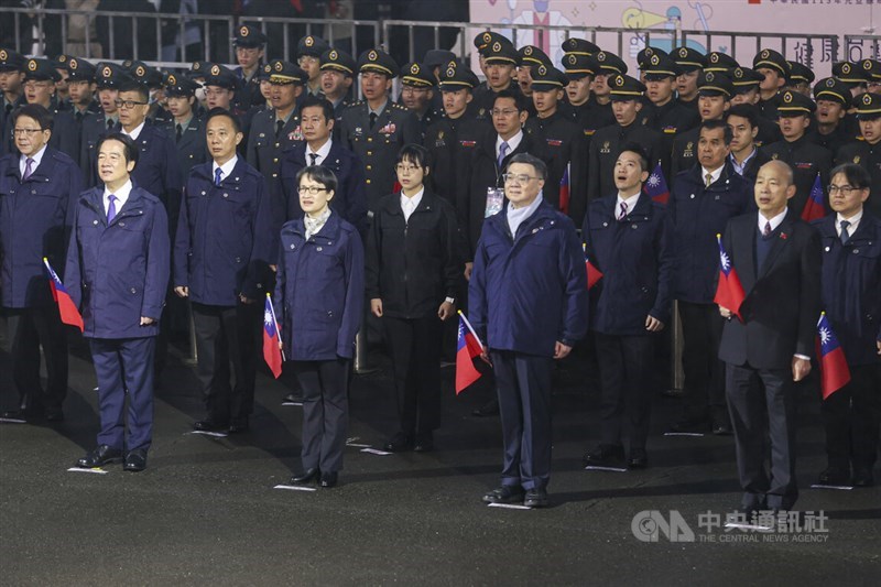 Baris depan dari kiri: Presiden Lai Ching-te (賴清德), Wakil Presiden Hsiao Bi-khim (蕭美琴), Perdana Menteri Cho Jung-tai (卓榮泰), Ketua Legislatif Han Kuo-yu (韓國瑜). Foto CNA 1 Januari 2026