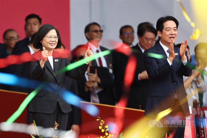 Presiden Lai Ching-te (kanan) dan mantan Presiden Tsai Ing-wen (kiri). (Sumber Foto : Dokumentasi CNA)