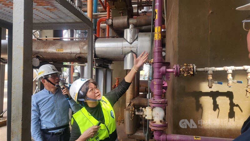 Inspeksi keselamatan kerja di Kaohsiung, Selasa. (Sumber Foto : CNA, 3 Februari 2026)