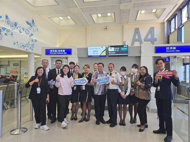 Pelepasan penerbangan perdana langsung dari Taipei ke Manado pada 14 Februari. (Sumber Foto : KDEI Taipei)