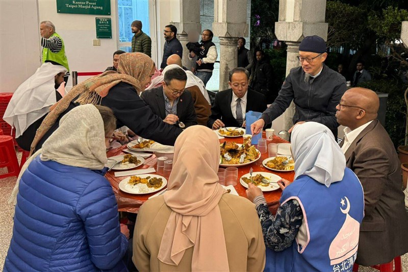 Acara buka puasa bersama di Masjid Agung Taipei. (Sumber Foto : Akun Facebook KDEI Taipei)