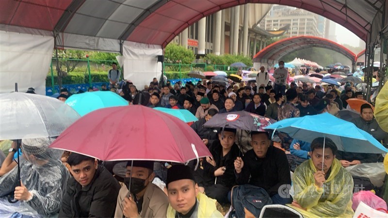 Salat Idul Fitri di National Dr. Sun Yat-sen Memorial Hall pada Maret 2025. (Sumber Foto : Dokumentasi CNA)