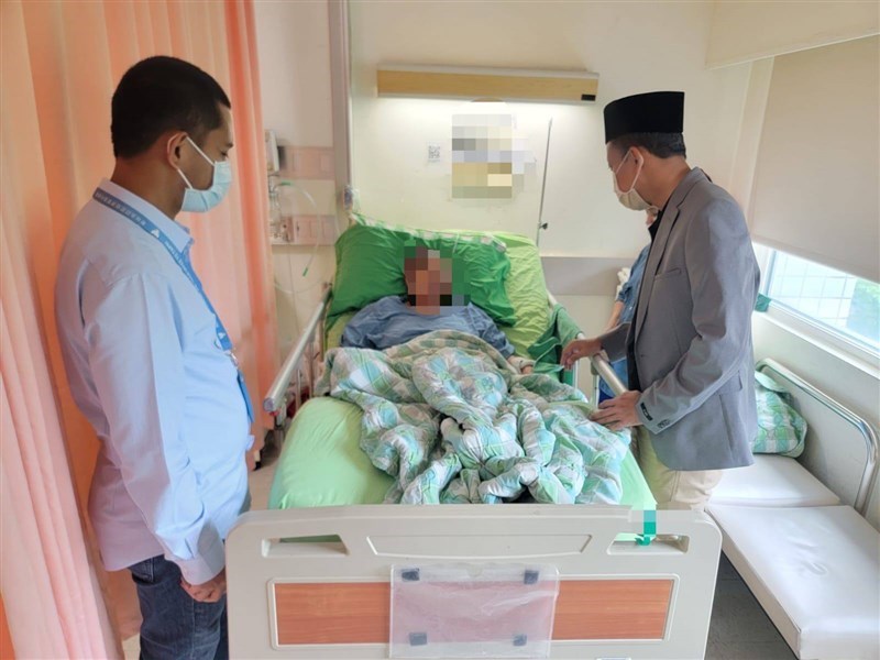 KDEI Taipei menjenguk PMI terkena sakit pecah pembuluh darah di otak. Foto hanya untuk ilustrasi semata. (Sumber Foto : KDEI)