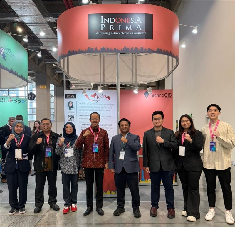 Arif Sulistiyo, Kepala KDEI Taipei (keempat dari kiri) menghadiri ajang internasional Smart City Summit & Expo (SCSE) 2026. (Sumber Foto : KDEI Taipei).