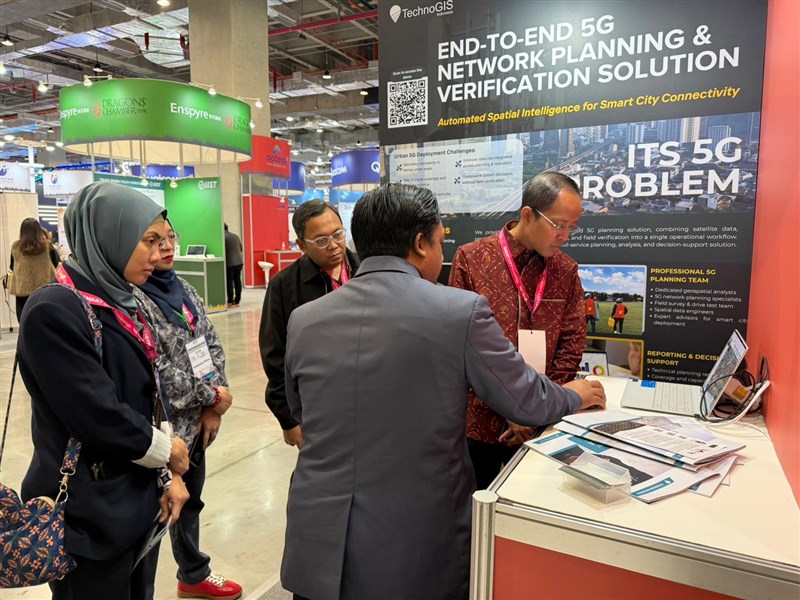 Arif Sulistiyo, Kepala KDEI hadir didampingi Kepala Bidang Investasi, Eko Wijanarko, dan Kepala Bidang Perdagangan, Wara Agustina Rukmini. (Sumber Foto : KDEI Taipei)