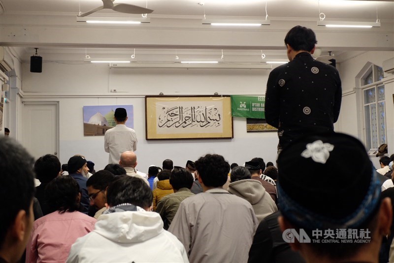 Salat Idulfitri di Masjid Agung Taipei pada 21 Maret. (Sumber Foto : Dokumentasi CNA)