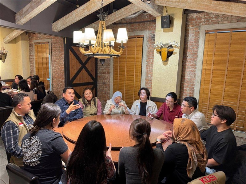 Pada Sabtu (28/3) KDEI Taipei juga melaksanakan pertemuan ramah tamah dan dialog bersama Ketua dan pengurus Perhimpunan Pelajar Indonesia (PPI) Kinmen serta pelajar Indonesia di National Quemoy University (NQU). (Sumber Foto : KDEI)