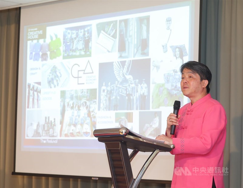 Perwakilan tertinggi Tailan untuk Taiwan, Narong Boonsatheanwong, berbicara dalam sebuah acara pers di Taipei. (Sumber Foto : CNA, 15 April 2026)