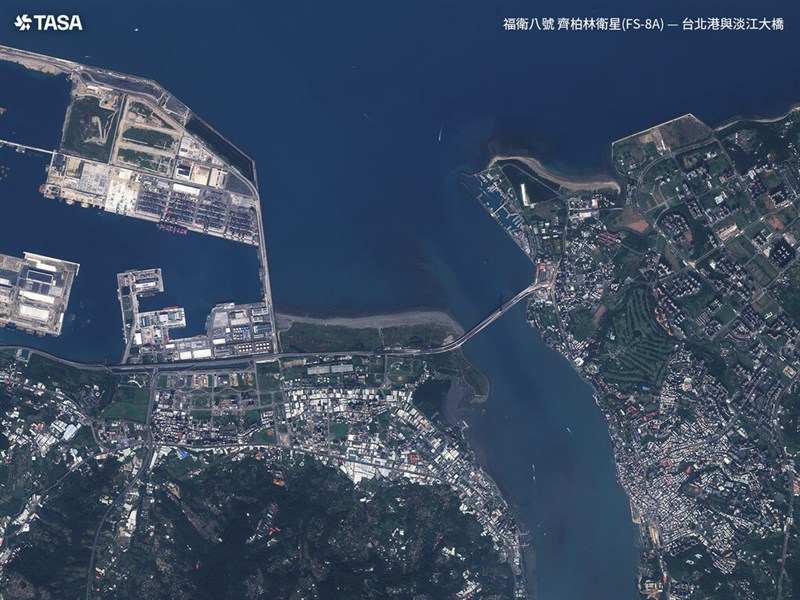 Sebuah foto Jembatan Danjiang di New Taipei yang diambil oleh satelit Formosat-8A (FS-8A). (Sumber Foto : TASA)