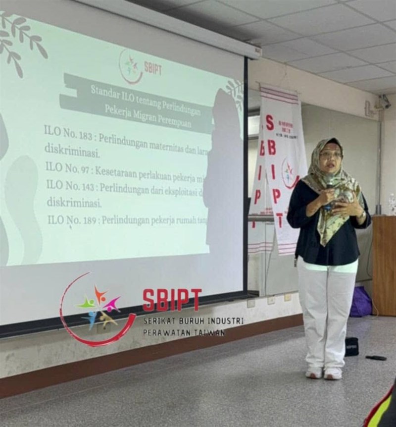 Fajar, ketua SBIPT menjadi pembicara utama dalam kelas maternitas. (Sumber Foto : SBIPT)
