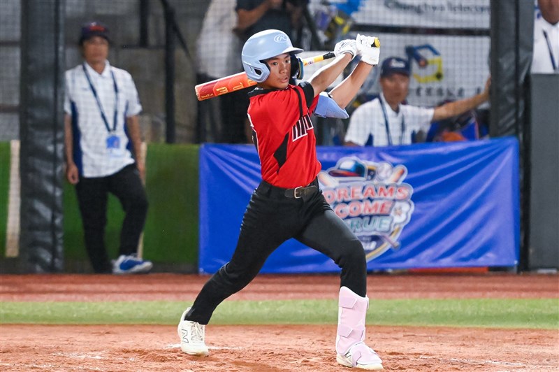 Pemain Indonesia Lorenz Baseball Club di pertandingan kontra Tim Komunitas Xiangshang yang mewakili Taiwan, Senin. (Sumber Foto : Taiwan Little League Baseball Association)