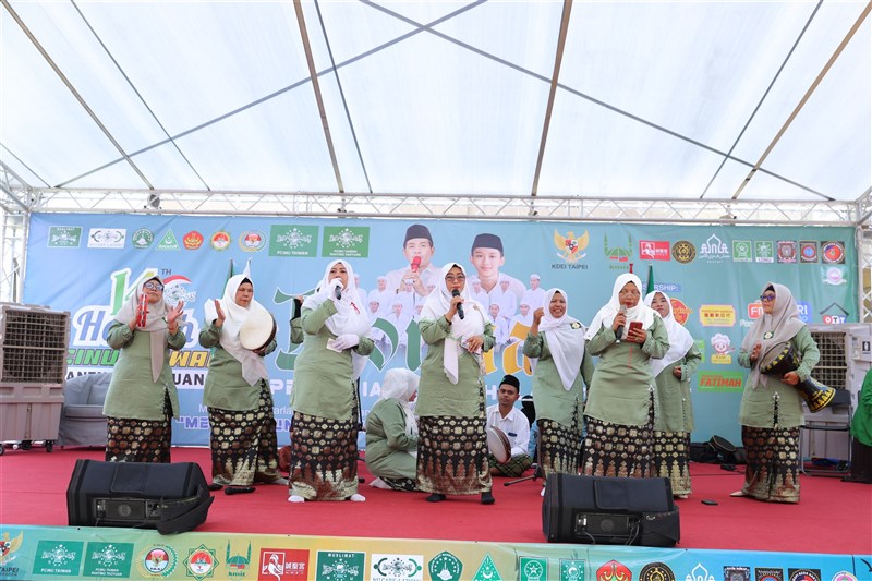 Salah satu penampilan dari majelis taklim. (Sumber Foto : PCINU Taiwan)