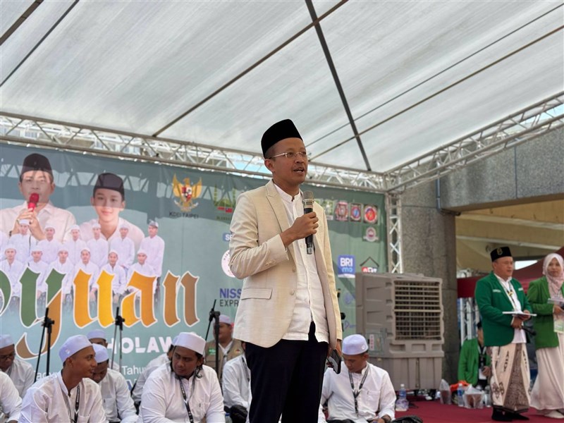 Kepala KDEI, Arif Sulistiyo dalam kata sambutannya menyampaikan sejumlah pesan penting kepada WNI. (Sumber Foto : KDEI).
