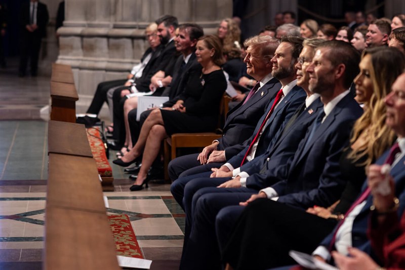 Para pejabat tinggi menghadiri pemakaman Senator AS Lindsey Graham pada hari Selasa. Foto milik Washington National Cathedral 28 Juli 2026