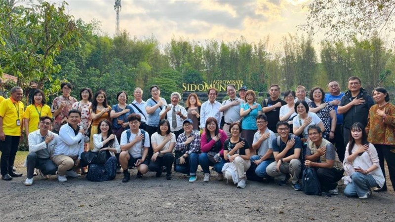 Kunjungan delegasi Taiwan ke Sido Muncul. (Sumber Foto : Delegasi Taiwan)