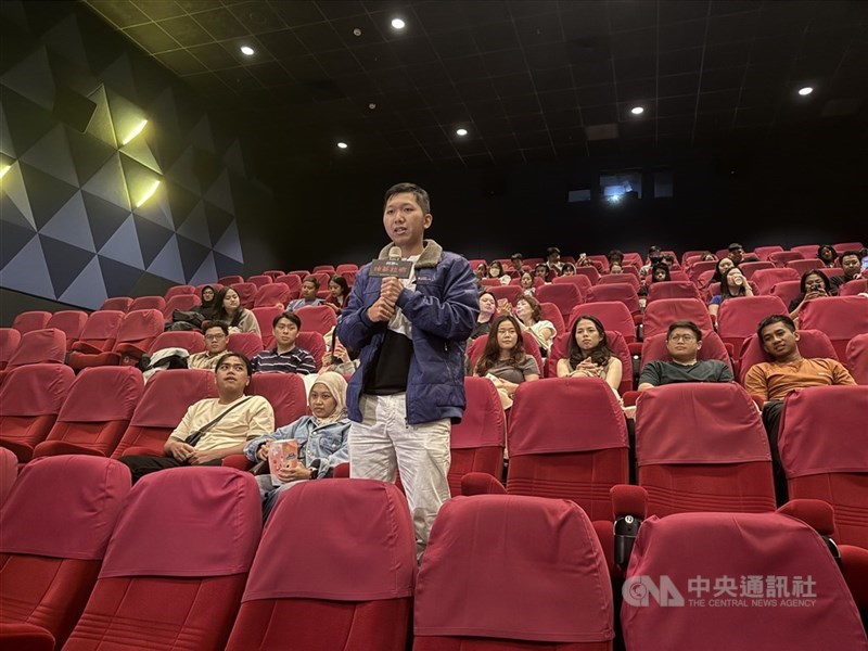 Salah seorang diaspora Indonesia mengatakan bahwa film ini menarik karena hantu kuntilanak dari Indonesia, dapat dikalahkan oleh Dewa dari Taiwan. (Sumber Foto : CNA, 23 Agustus 2026).