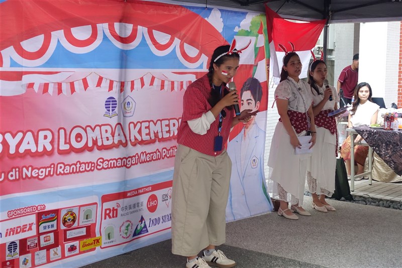 Ketua panitia pelaksana, Jayati Manda Sari sedang memberikan kata sambutan. (Sumber Foto : HIMMAS UTT).