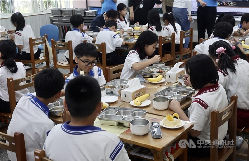 Suasana makan siang bergizi di Taipei pada 2 April 2026. (Sumber Foto : Dokumentasi CNA)