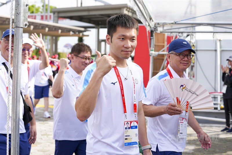 Menteri Olahraga Taiwan Lee Yang (kedua dari kanan). (Sumber Foto : CNA, 18 September 2026)