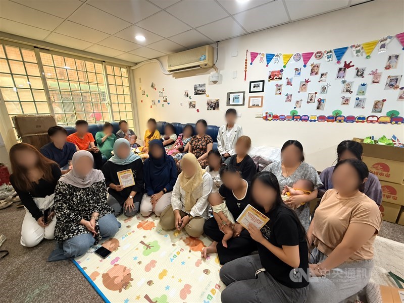 Kunjungan ke salah satu shelter di Zhongli. (Sumber foto: CNA)