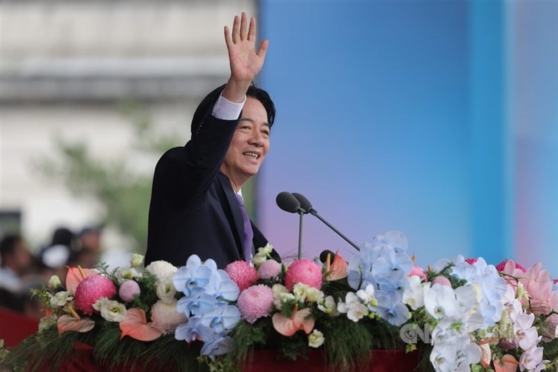 Presiden Lai Ching-te di panggung pada Sabtu untuk menyampaikan pidato Hari Nasional. (Sumber Foto: CNA, 10 Oktober 2026)