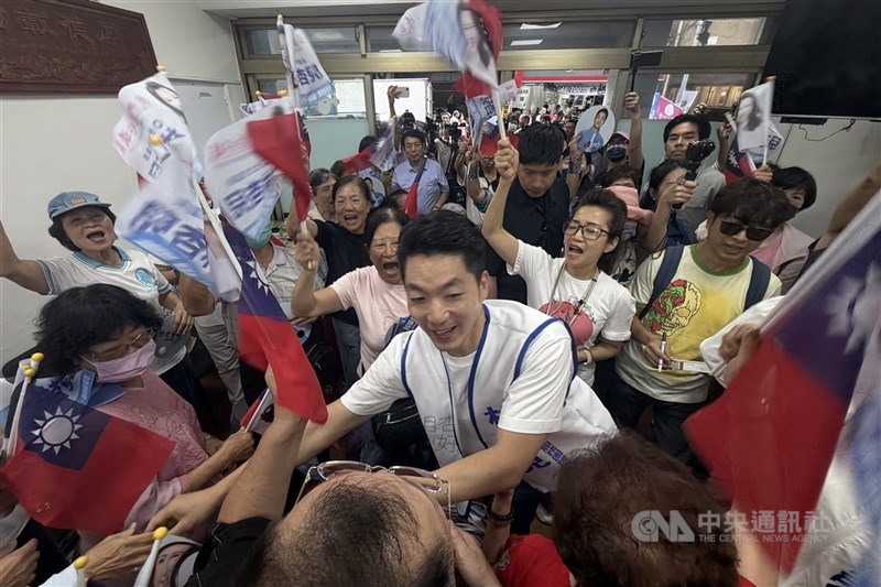 Wali Kota Taipei Chiang Wan-an (tengah). (Sumber Foto : CNA, 18 Oktober 2026)