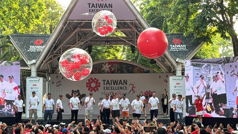 ITA Kementerian Urusan Ekonomi Taiwan dan TAITRA hari Minggu mengadakan "Taiwan Excellence Happy Run" di Jakarta. (Sumber Foto : Pusat Perdagangan Taiwan Jakarta)