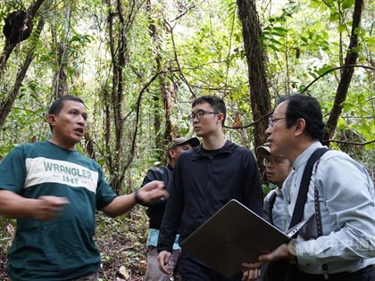 Kelompok sertifikasi kunjungi Pulau Seram untuk verifikasi proyek hak karbon perusahaan Taiwan di Indonesia