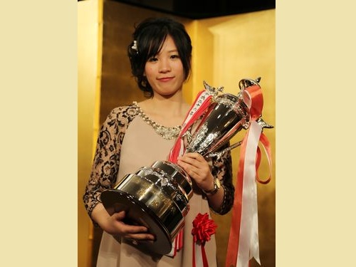 台湾の女流棋士謝依旻、ドコモ杯2連覇で就位式 - フォーカス台湾