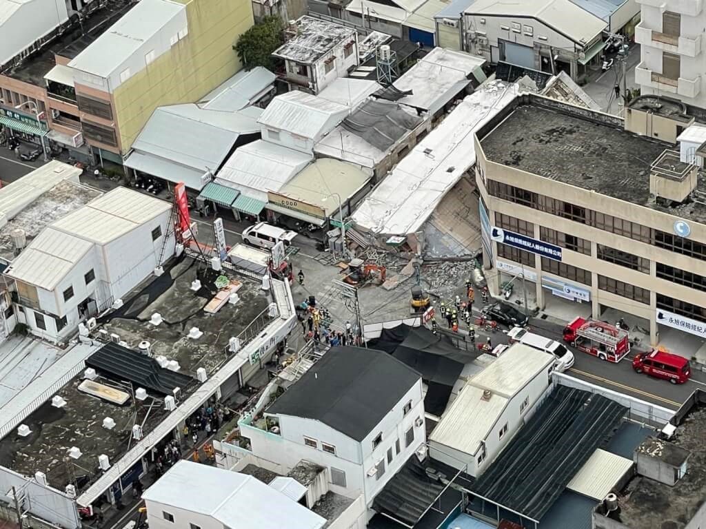 東部地震 倒壊のビルから4人救出 橋からは3人救出 台湾 フォーカス台湾