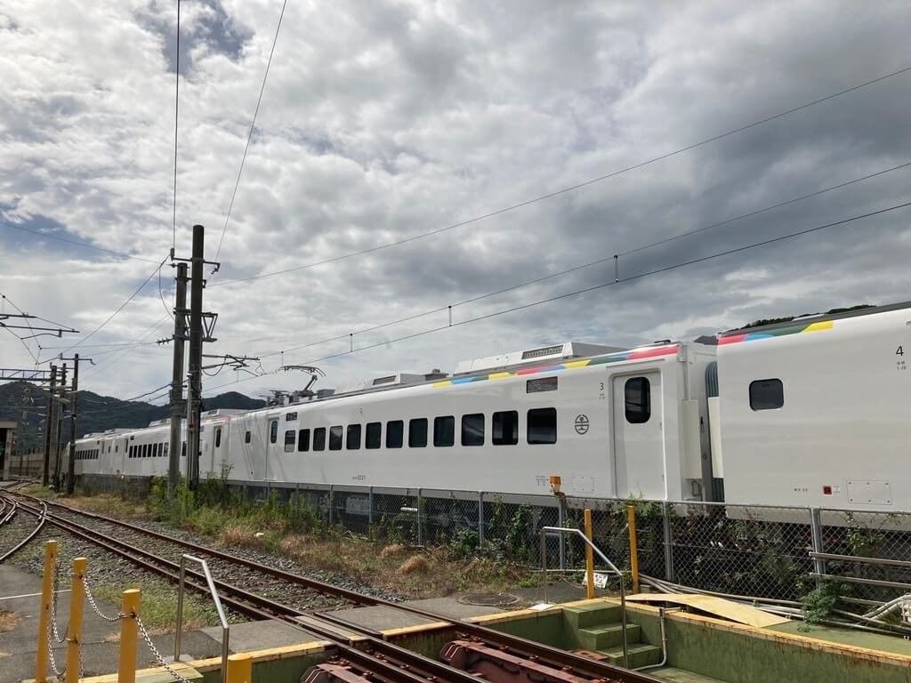特急EMU3000の特仕車第1編成、花蓮に到着 来年1月に営業運転開始
