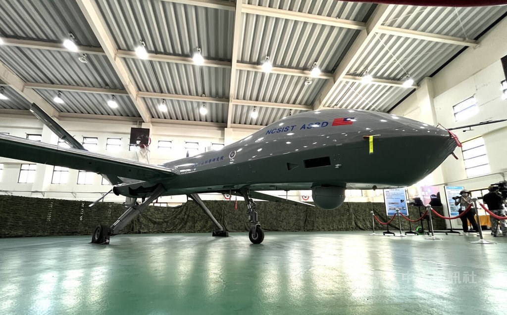 大型無人機の「騰雲」