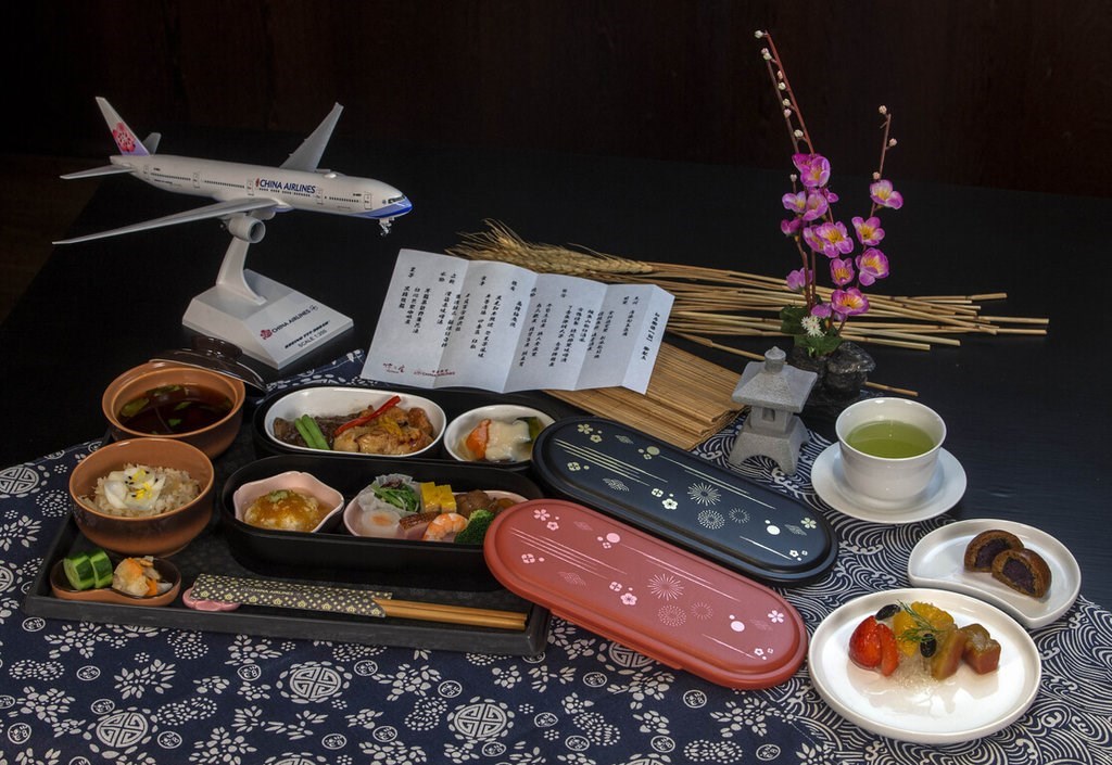 チャイナエア、日本線ビジネスクラスで懐石料理 東京の老舗とコラボ＝チャイナエアライン提供