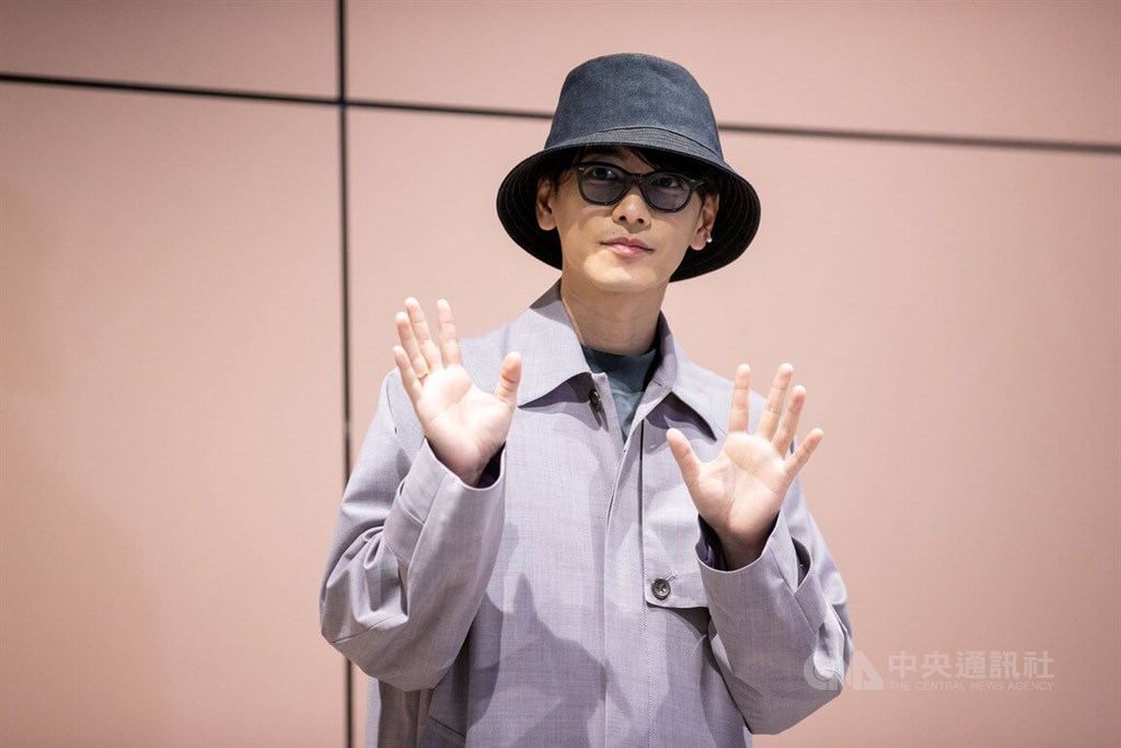 佐藤健が台湾訪問 空港にファン数百人集結 - フォーカス台湾