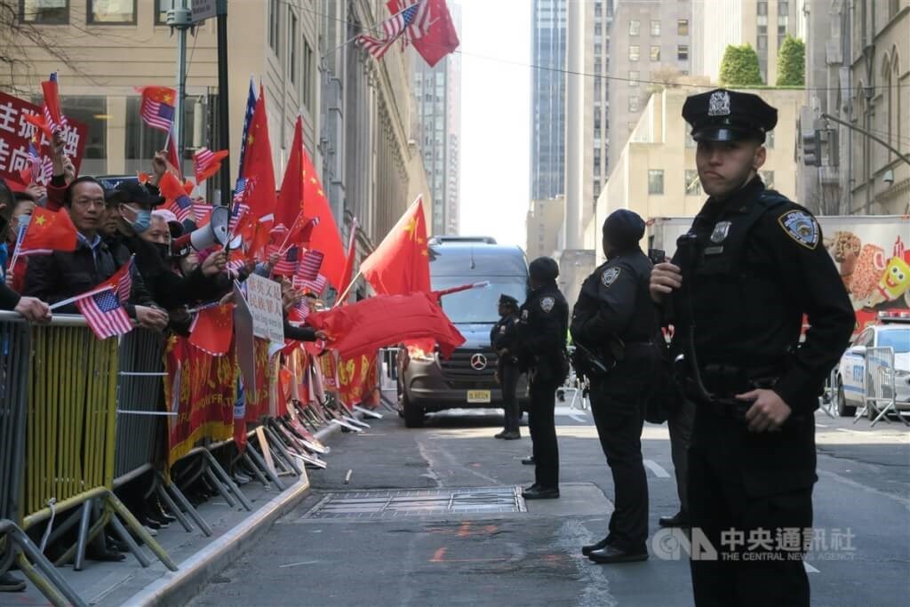 蔡総統米国経由 集まった抗議者「中国が雇用」＝国家安全局　台湾