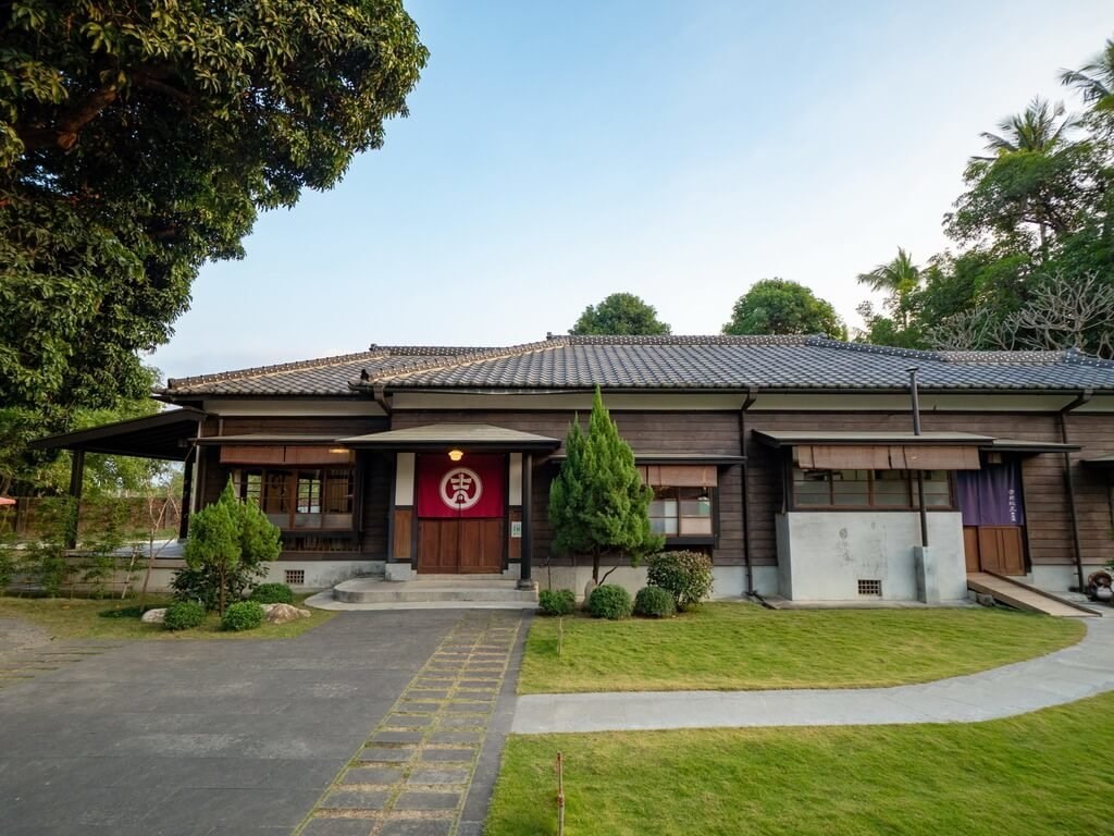 日本統治時代に製糖工場の工場長宿舎として使われた建物（高雄市橋頭区、高雄市観光局提供）