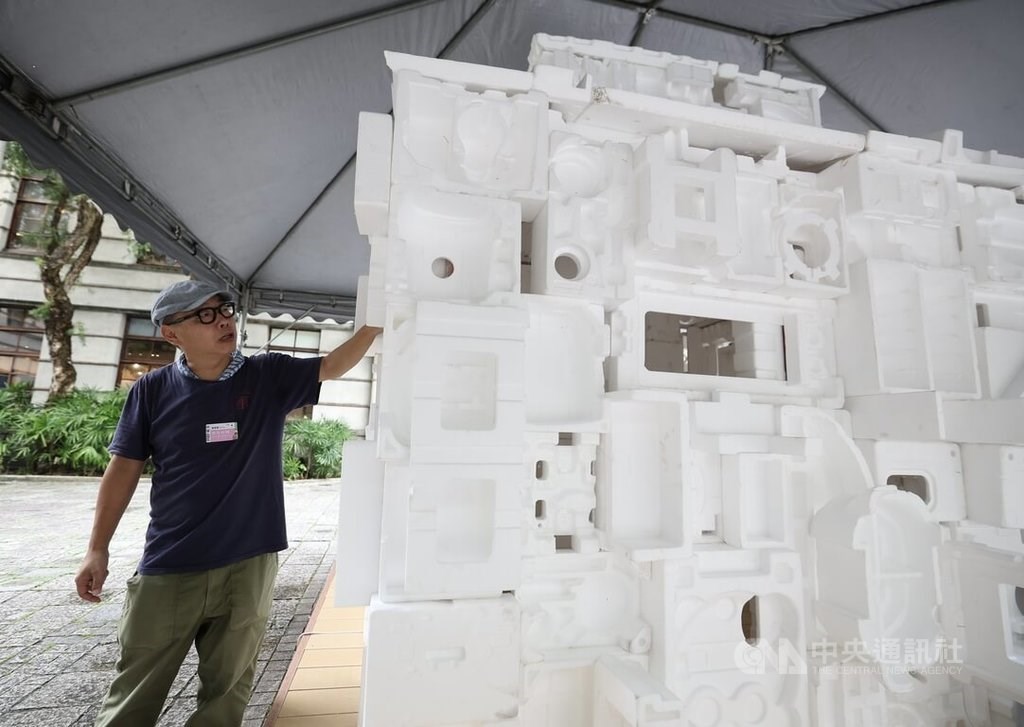 発泡スチロールでかつての建物再現 日本人アーティストが制作／台湾