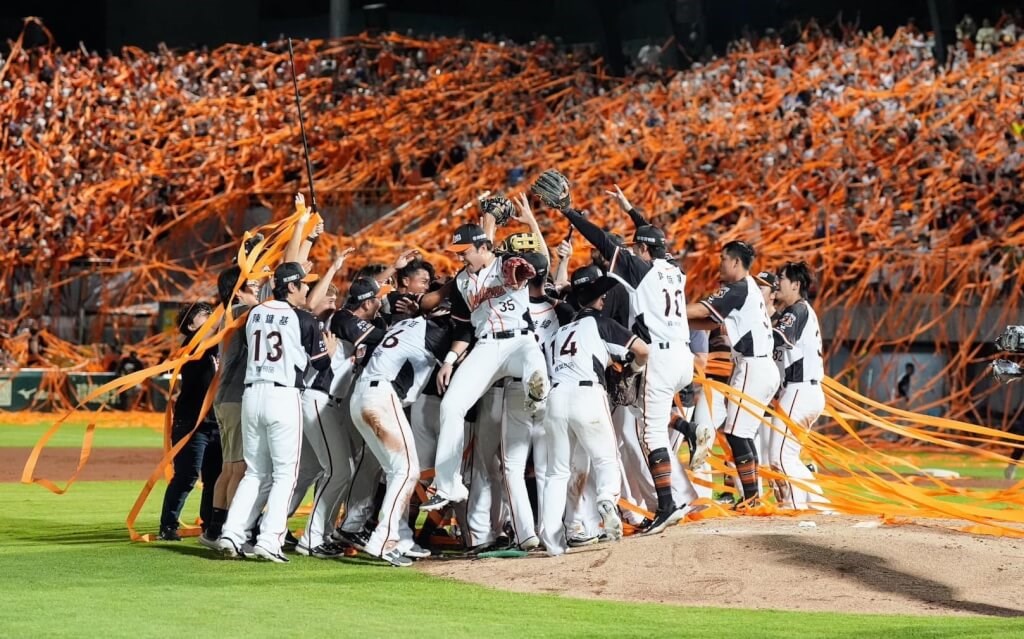 Amazon.co.jp: 台湾プロ野球統一ライオンズ埼玉西武ライオンズ