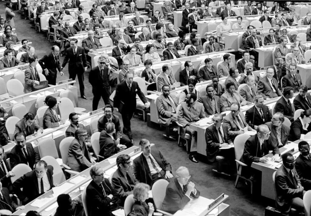 【希少】1971年（中華民国60年）東京ライオンズクラブ 記念盾 造福人群 中国代表権巡る「アルバニア決議」を読み解く 歴史的背景から中国側の