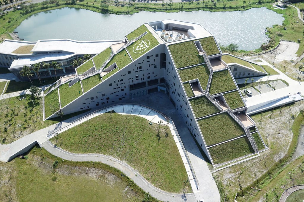 三角形の独特なデザイン 台東大学の図書館 台湾の建築賞で銀賞