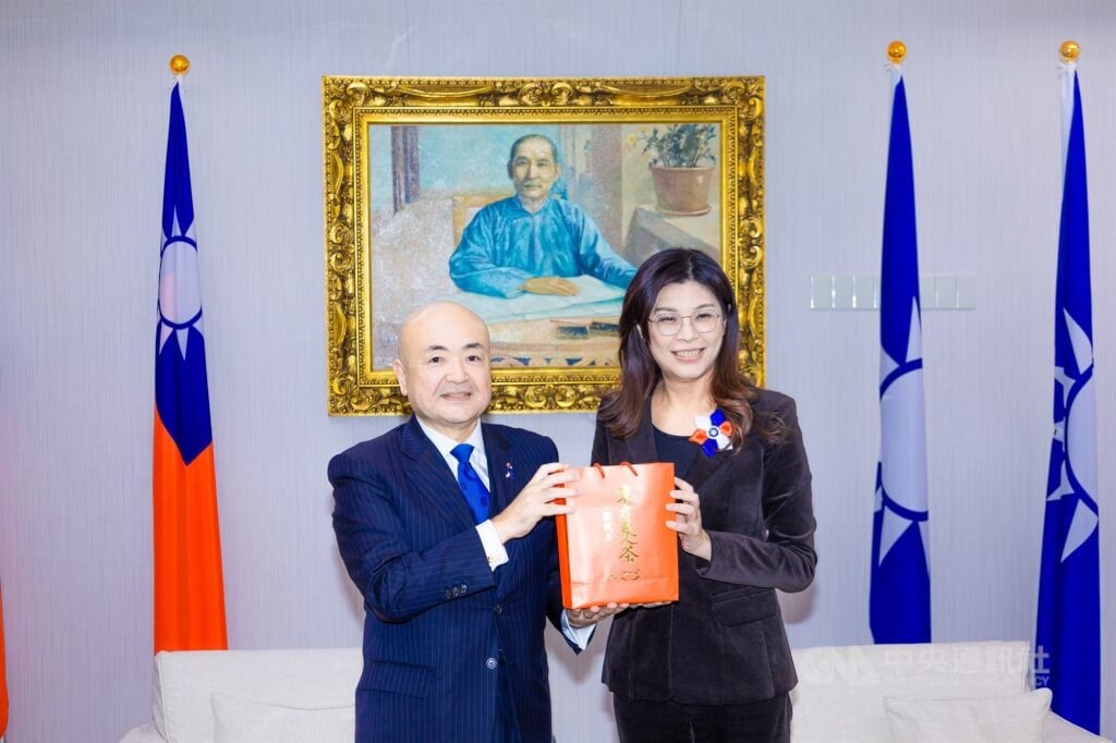 国民党・鄭主席、日本の駐台湾代表と面会 台湾海峡の平和と安定の重要