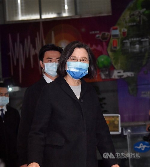 蔡総統が安倍氏に電話  日本産食品の輸入などで意見交換