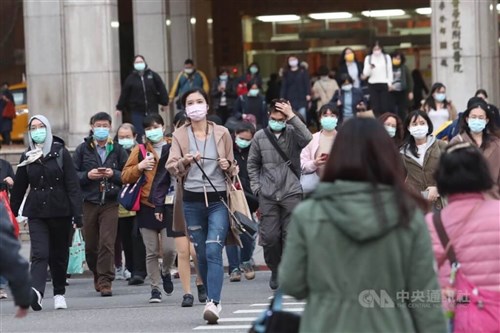 国内感染7825人  11日連続で前週比減  来月にも入院患者らのコロナ検査義務解除／台湾
