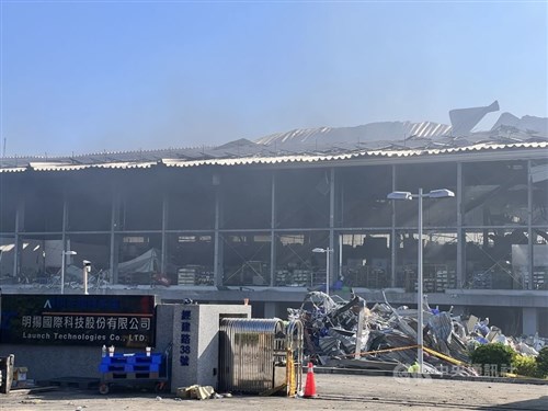 台湾の工場爆発  発生から約28時間後に鎮火  死者9人に  依然1人不明