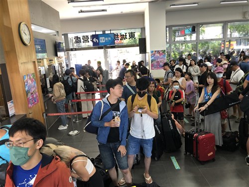 3連休初日　多くの旅行客でにぎわう　台湾・小琉球