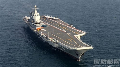 中国空母「山東」  台湾海峡中間線の西側を航行  国防部「厳密に把握」