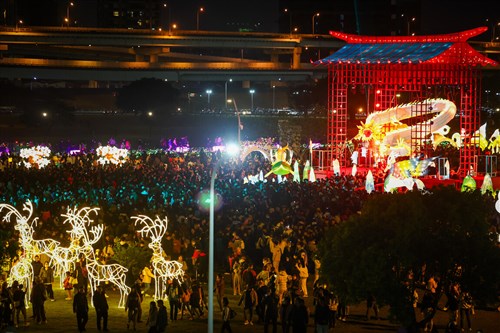 【写真特集】元宵節、台湾各地でランタンフェス　光る数々の作品が夜を彩る