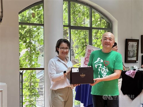 蕭副総統、花蓮訪問の在台日本人らに感謝伝える  台湾東部地震の被災地