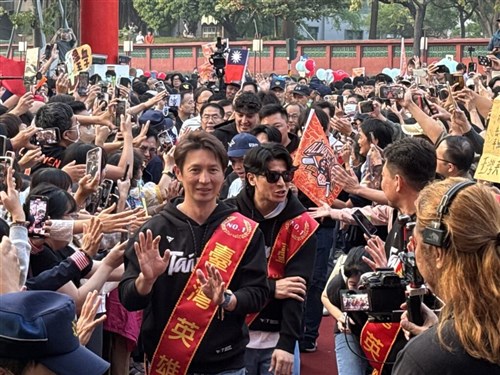 プレミア12　台南でもヒーローパレード　陳傑憲キャプテンらが登場／台湾